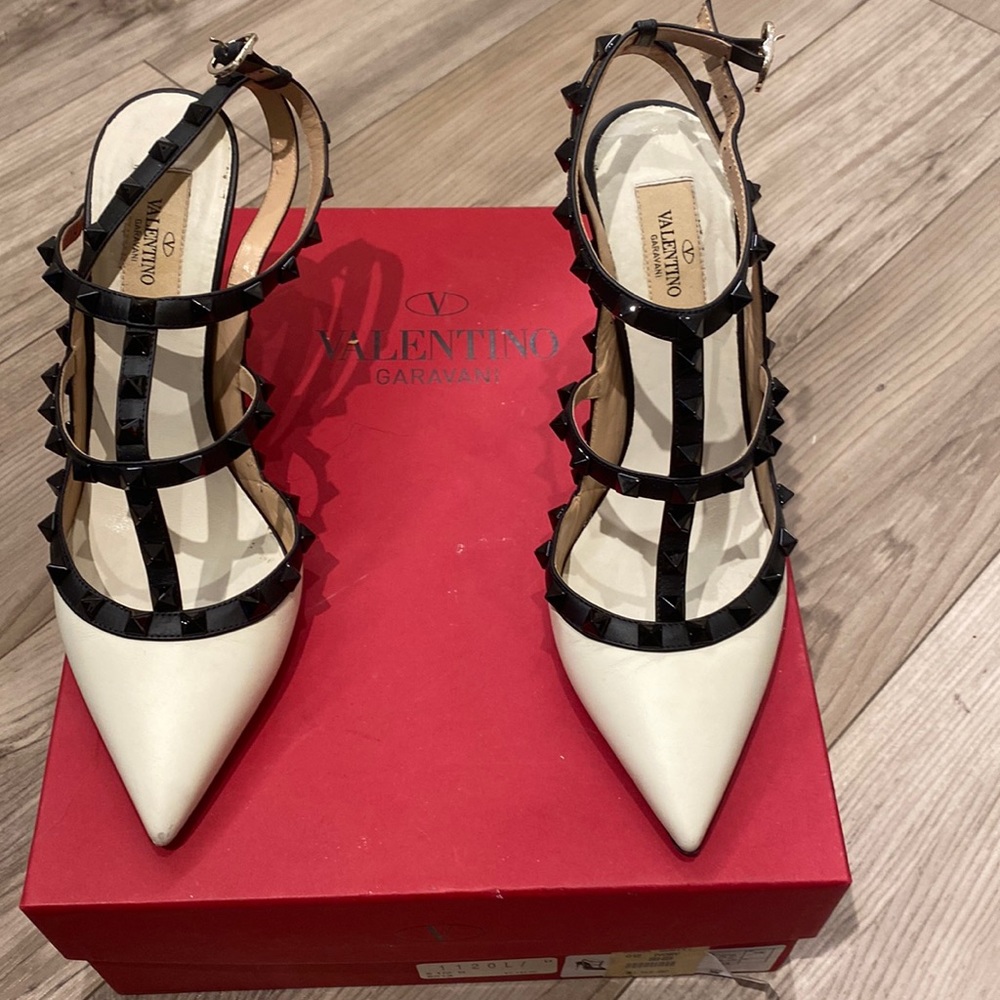 Off white and black Valentino 38 1/2 good condition